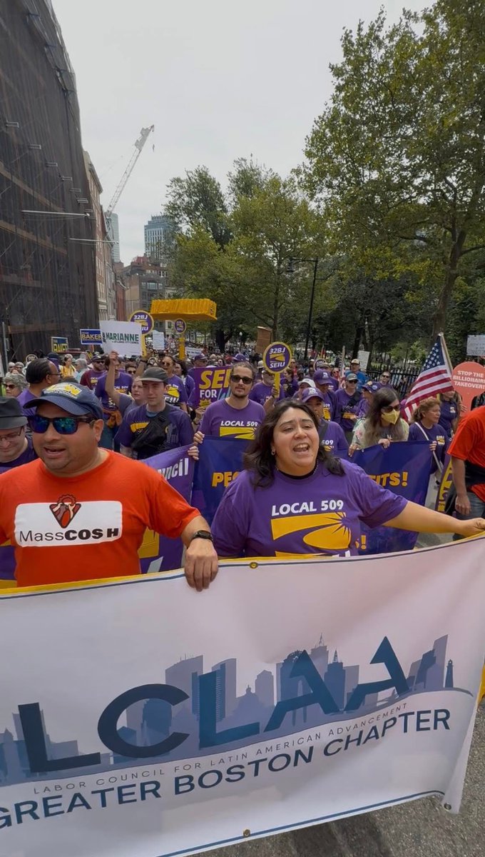 On Labor Day, SEIU 509 members joined with labor and community allies across the state to demand an economy that puts workers first — NOT billionaires. From Holyoke to Boston, we won’t stop fighting until every worker is treated with dignity, fairness, and respect. ✊