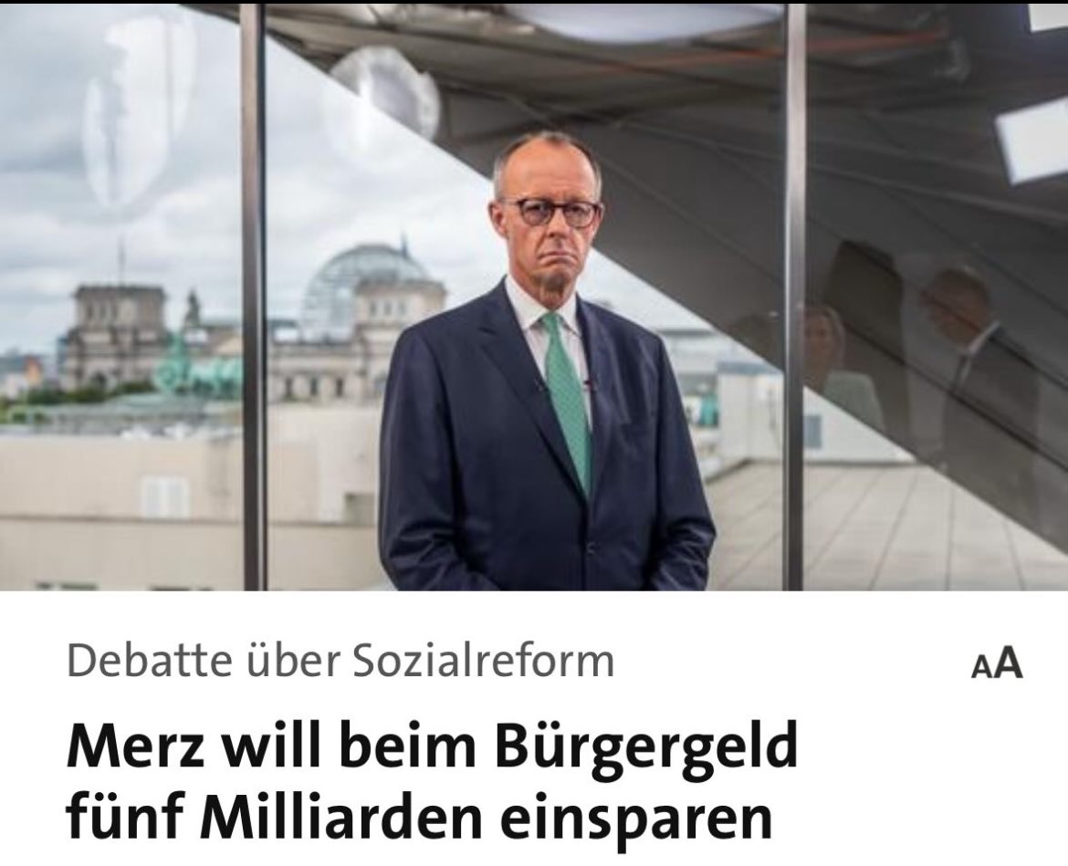 Was jeder normale Mensch tun würde: Steuerhinterziehung bekämpfen, kostet uns 100 Mrd. € pro Jahr
Was der Bundeskanzler tut: