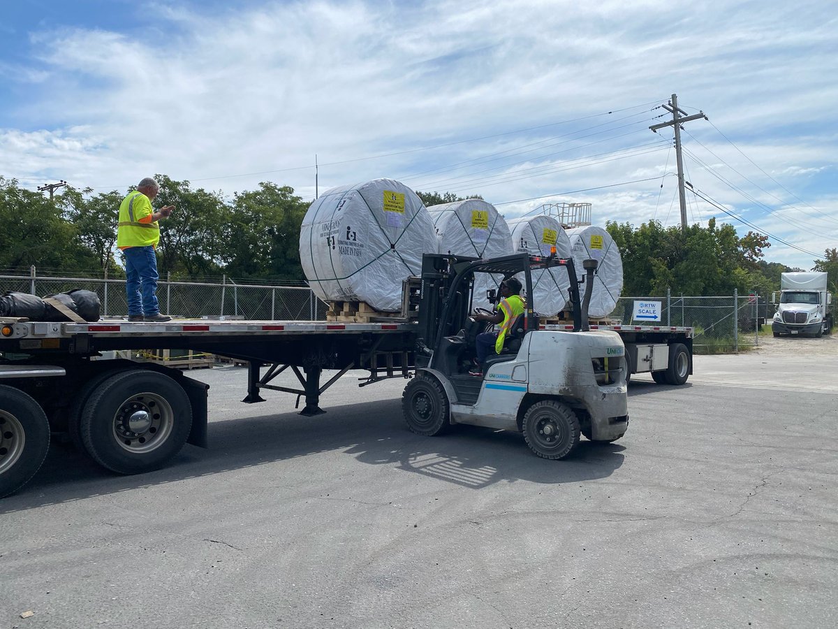 RtwLogistics's tweet image. Moving more than just freight — we’re moving progress. 

These conveyor belts heading to West Virginia’s coal mines play a vital role in powering communities and industries.

#KeepTheLightsOn #SupplyChainImpact #LogisticsThatDeliver #RTW #rtwlogistics