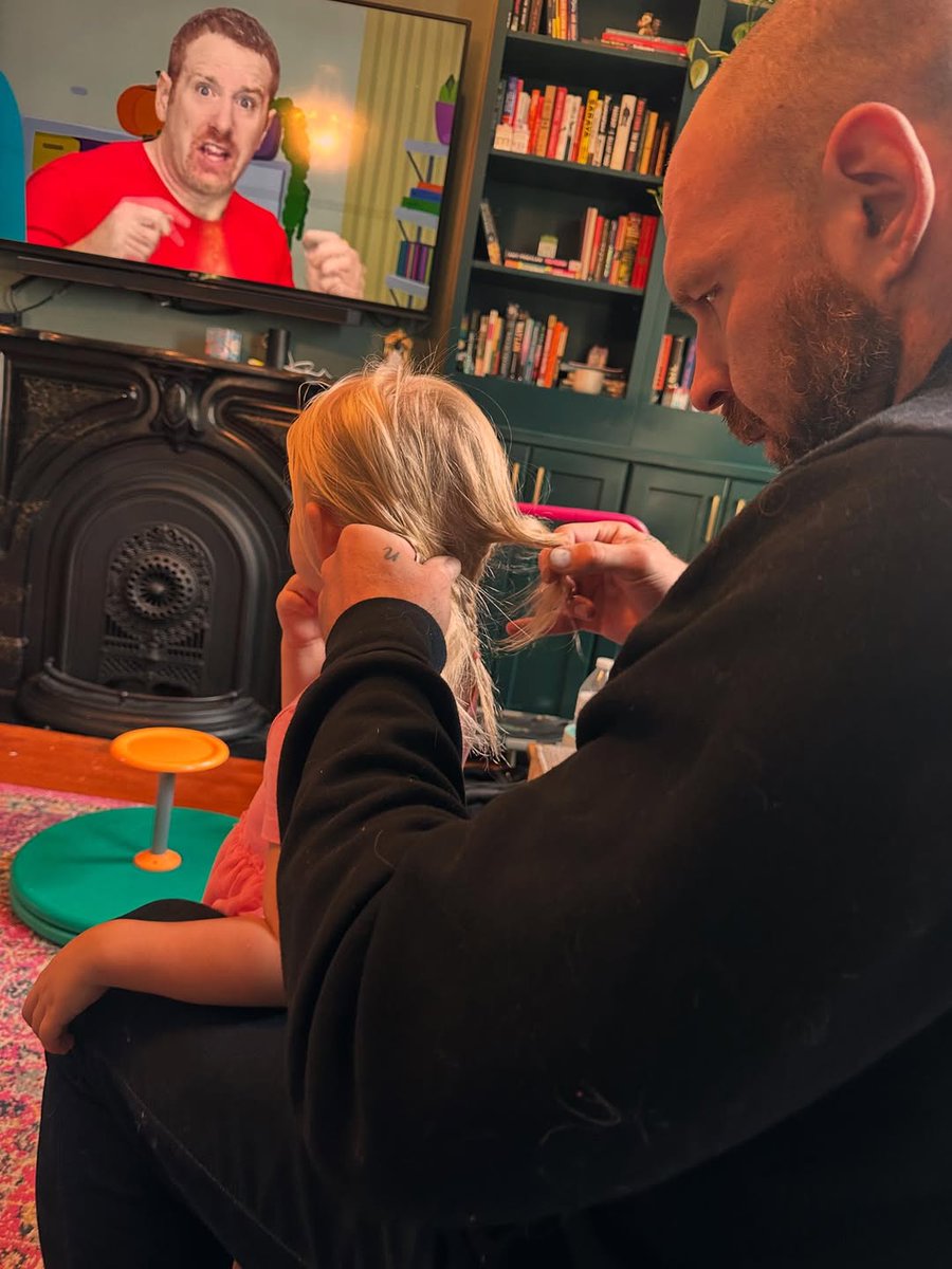 Renee Paquette shared this via IG.
Mox is definitely a girl dad. ❤️