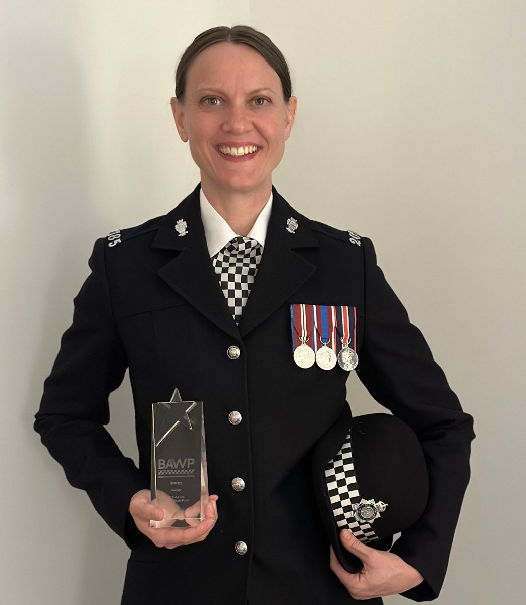 westmidspolfed's tweet photo. 🗣 The winner of a West Midlands Police Federation Bravery Award has followed up her success with recognition at the 2025 British Association of Women in Policing Awards.

PC Jodie Cox clinched the bravery category at the awards this summer.

READ MORE: https://t.co/UgNgyMpJwm https://t.co/oV0XGygBKT