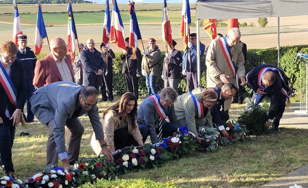 🌹 Ce 1er septembre à Gentelles, nous avons honoré la mémoire des martyrs picards de la Résistance 🪻
Ils ont donné leur vie pour notre liberté.
Ne jamais oublier, toujours transmettre. ✨ 🇫🇷 
#DevoirDeMémoire #Résistance #HautsdeFrance