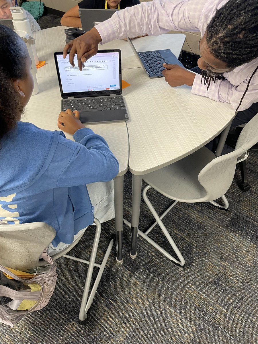 Angie Yurch tweet media