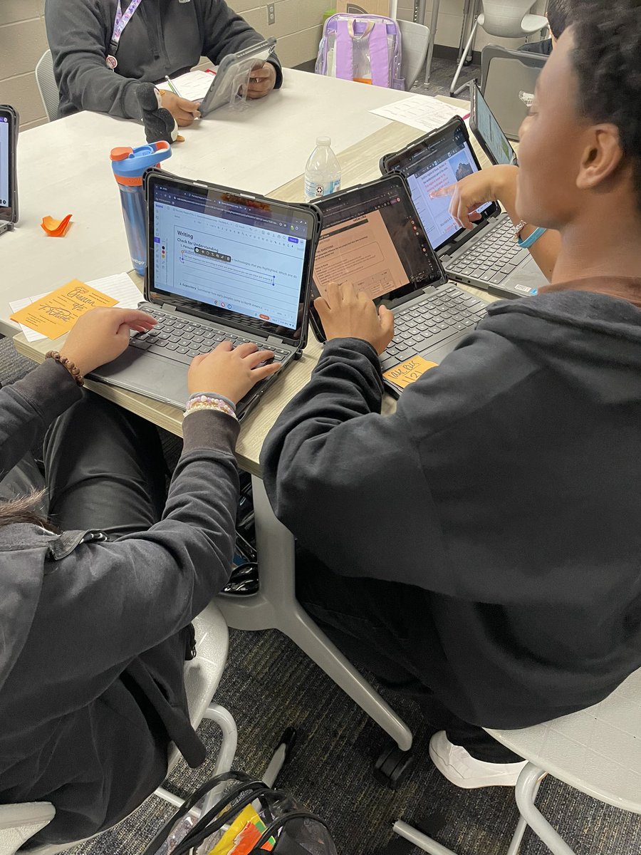 Angie Yurch tweet media