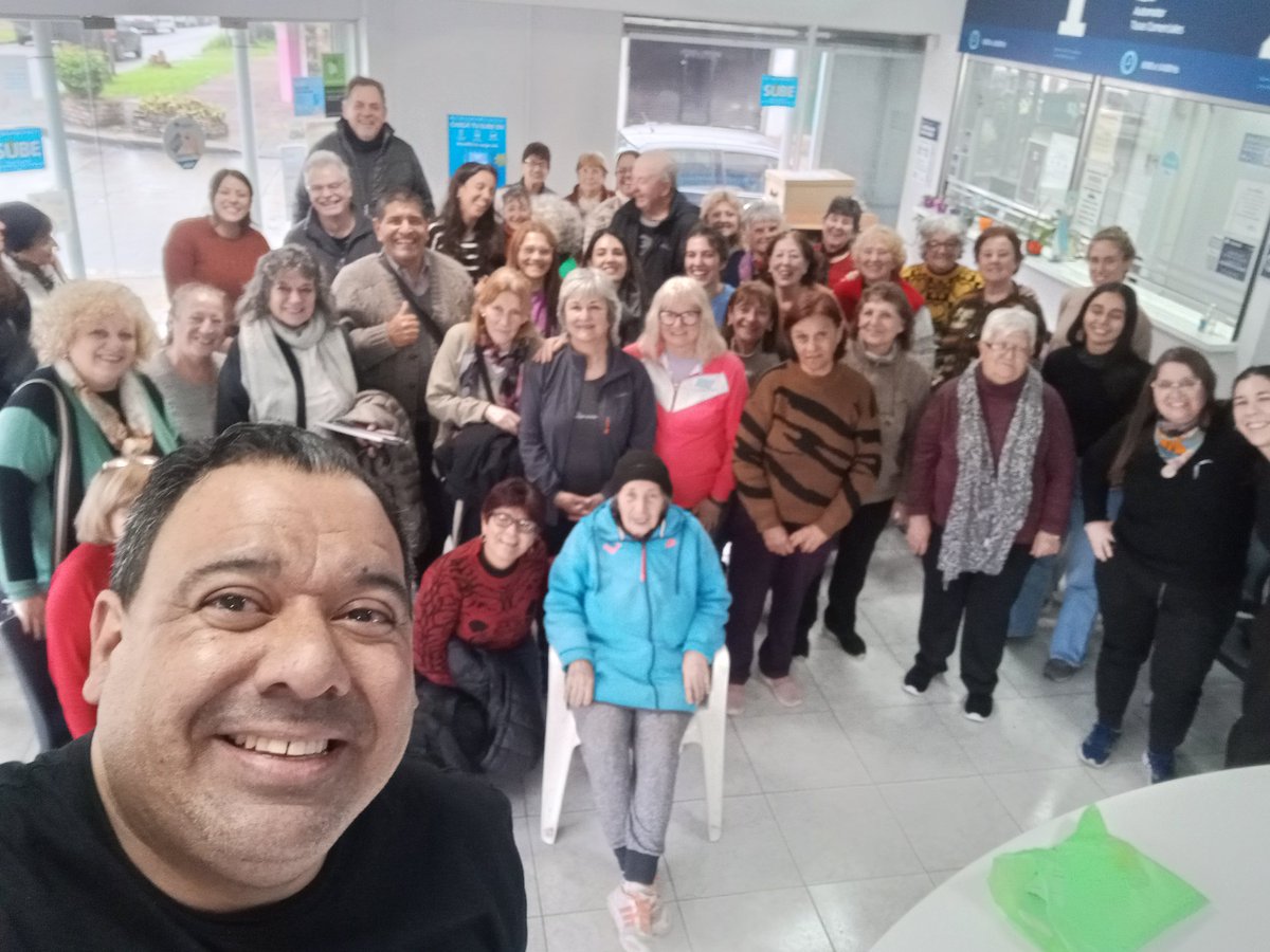 Seguimos en el CAV de Chilavert vecinas y vecinos tuvieron un excelente Taller de enfermedades celíaca y síndrome de intestino irritable a cargo de la secretaria de salud de la <a href="/sanmartingob/">San Martín</a>

#comunidadactiva
<a href="/fmoreiraok/">Fernando Moreira</a>