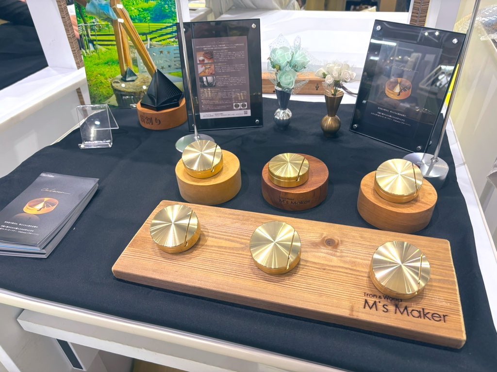 おはようございます☀
いよいよ本日から　＃ギフトショー 

ゆっくりな朝を過ごそうと思ってましたが
いつもより早起き🤣

今回　＃レターオープナー   ＃CuLover で
沢山の方々に体感してもらう為、
準備してきました！

是非、ストレスなくスパっと開封できる
＃CuLover クローバー🍀を