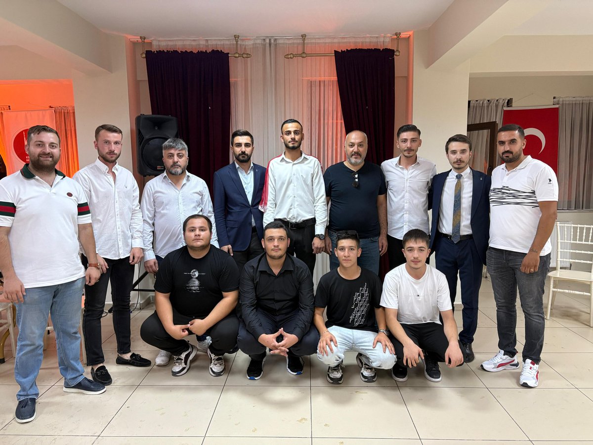 Dış İlişkilerden Sorumlu İlçe Başkan Yardımcımız Sayın Fatih Erdoğan, İlçe Gençlik Kolları Başkanımız Sayın Mehmet Melikoğlu ile birlikte İlçe Gençlik Kolları Yönetim Kurulu Üyemiz Sayın Kaan Buğra Er'in asker kınasına katıldı. 

Kardeşimize şimdiden hayırlı tezkereler dileriz.