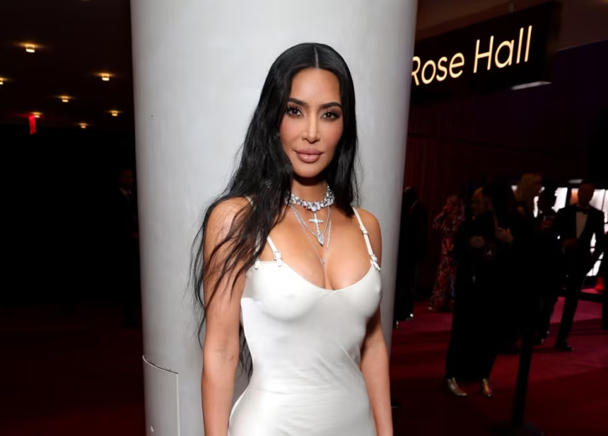 thetalkloungetv's tweet image. Kim Kardashian Says She Doesn’t “Believe in Homework”
She stated “Kids are in school for eight hours a day,” she explained, adding that once they’re home, they should have time for sports, family, and relaxation. 
📷#gettyimage Story below
thetalklounge.com/kim-kardashian…