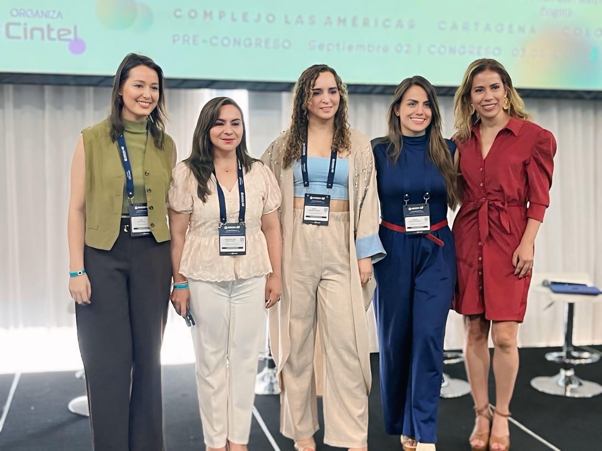 En el precongreso de #ANDICOM2025, la voz de las mujeres líderes en tecnología resonó con fuerza.🤩🦾

La Consejera TIC de Bogotá <a href="/diancelm/">Diana Celis Mora</a> compartió escenario con  <a href="/SandramUrrutia/">Sandra Urrutia</a>, <a href="/NohoraMercadoC/">Nohora Mercado Caruso</a>, <a href="/lubellocchio/">Lucía Bellocchio</a> y <a href="/GRACEQUINTANAO/">Grace Quintana</a>, expertas que están transformando el ecosistema