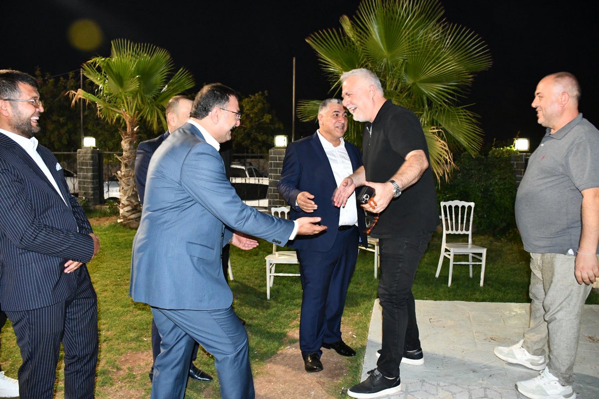 Kaya Ve Aksu Ailesinin Mutlu Günü urfasiyaseti.com/kaya-ve-aksu-a… <a href="/SERTACKAYA19/">SERTAC KAYA</a> <a href="/MEHMETEMNATA1/">Mehmet Emin Ataş🇹🇷</a> <a href="/BaranEyyupoglu/">Baran Eyyüpoğlu</a> <a href="/osmaneyyupogluu/">Av.Osman EYYÜPOĞLU ⚖️</a> <a href="/omereyyupoglu1/">Ömer EYYÜPOĞLU</a> <a href="/MehmetEYYPOGLU1/">Mehmet EYYÜPOĞLU</a> <a href="/aksusuleyman63/">Süleyman AKSU</a> <a href="/saracoglukemal/">Kemal SARAÇOĞLU</a> <a href="/MFSaracoglu63/">Muhammed Furkan Saraçoğlu</a> <a href="/mehmetkayastb/">Mehmet Kaya</a> <a href="/mcanpolatnet/">Mehmet CANPOLAT 🇹🇷</a> <a href="/KemalOturakc/">Kemal Oturakçı</a> <a href="/siyaseturfa63/">URFASİYASETİ</a> <a href="/EyyupogluFerhat/">Ferhat Eyyüpoğlu</a>