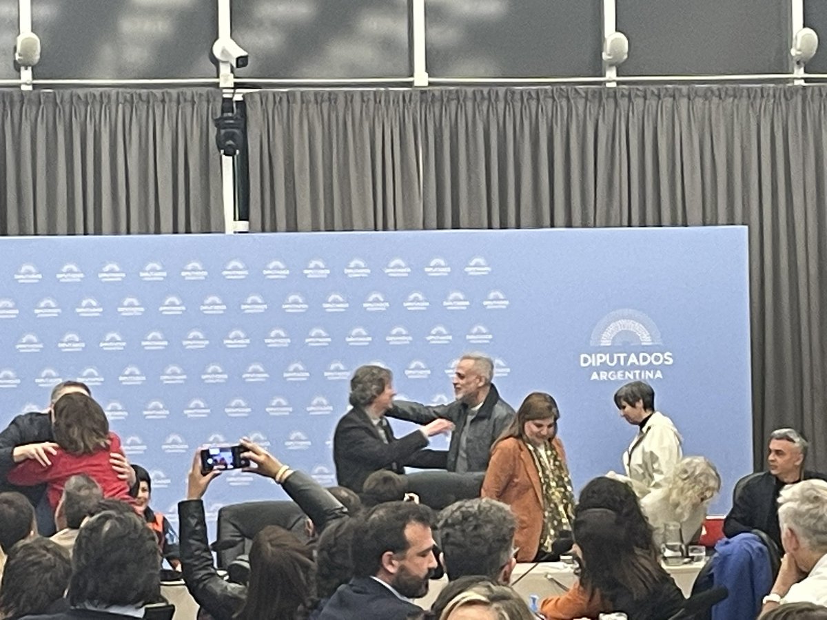 Jesica Calcagno (@jesi_mc) on Twitter photo Llegaron <a href="/rialjorge/">JORGE RIAL</a> y <a href="/maurofederico/">Mauro Federico</a> a la Cámara de Diputados. <a href="/chipicastillo/">Christian Castillo</a> convocó a la Comisión de Libertad de Expresión junto a otros bloques. Denuncian la censura del gobierno Llegaron <a href="/rialjorge/">JORGE RIAL</a> y <a href="/maurofederico/">Mauro Federico</a> a la Cámara de Diputados. <a href="/chipicastillo/">Christian Castillo</a> convocó a la Comisión de Libertad de Expresión junto a otros bloques. Denuncian la censura del gobierno