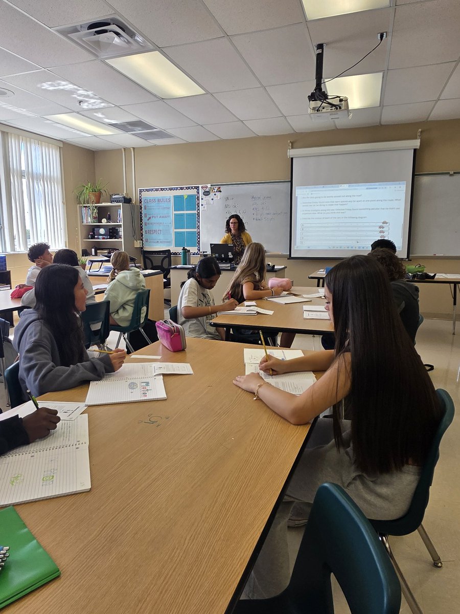 MsMcCracken1's tweet image. Students in Physical Science Honors explored relationships between speed, position, time, velocity, and acceleration during Mrs. Yasurek-Dingman&apos;s and Mrs. Aursland&apos;s classes today. #RusheNation #SoaringtoExtraordinary #RavensFueltheFire @rushemiddle