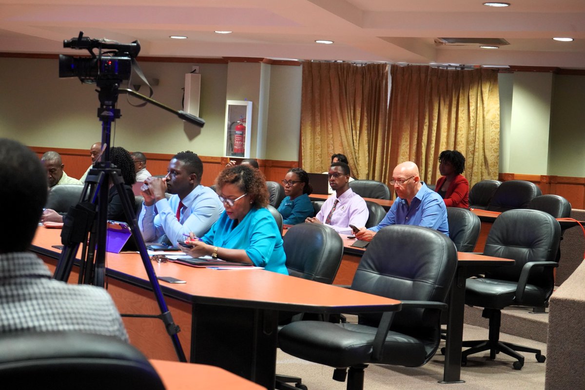 🇻🇨 St. Vincent &amp; the Grenadines, your digital safety matters!
The CARDTP Cybersecurity and Cybercrime Public Awareness Campaign is here to help you protect your data, your business, and your family online. #CARDTP #OECS #CaricomIMPACS