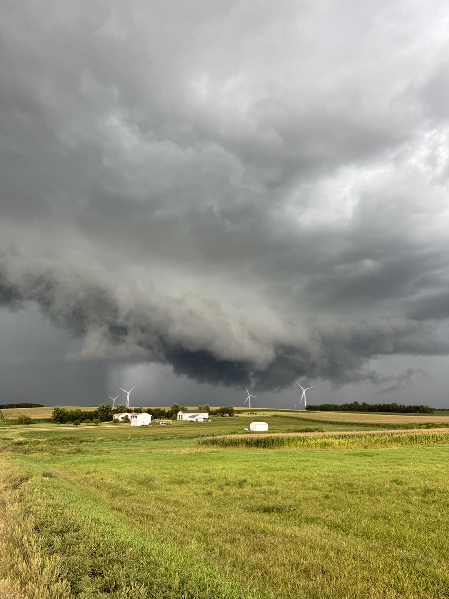 Solid severe storm near Watertown, SD #sdwx