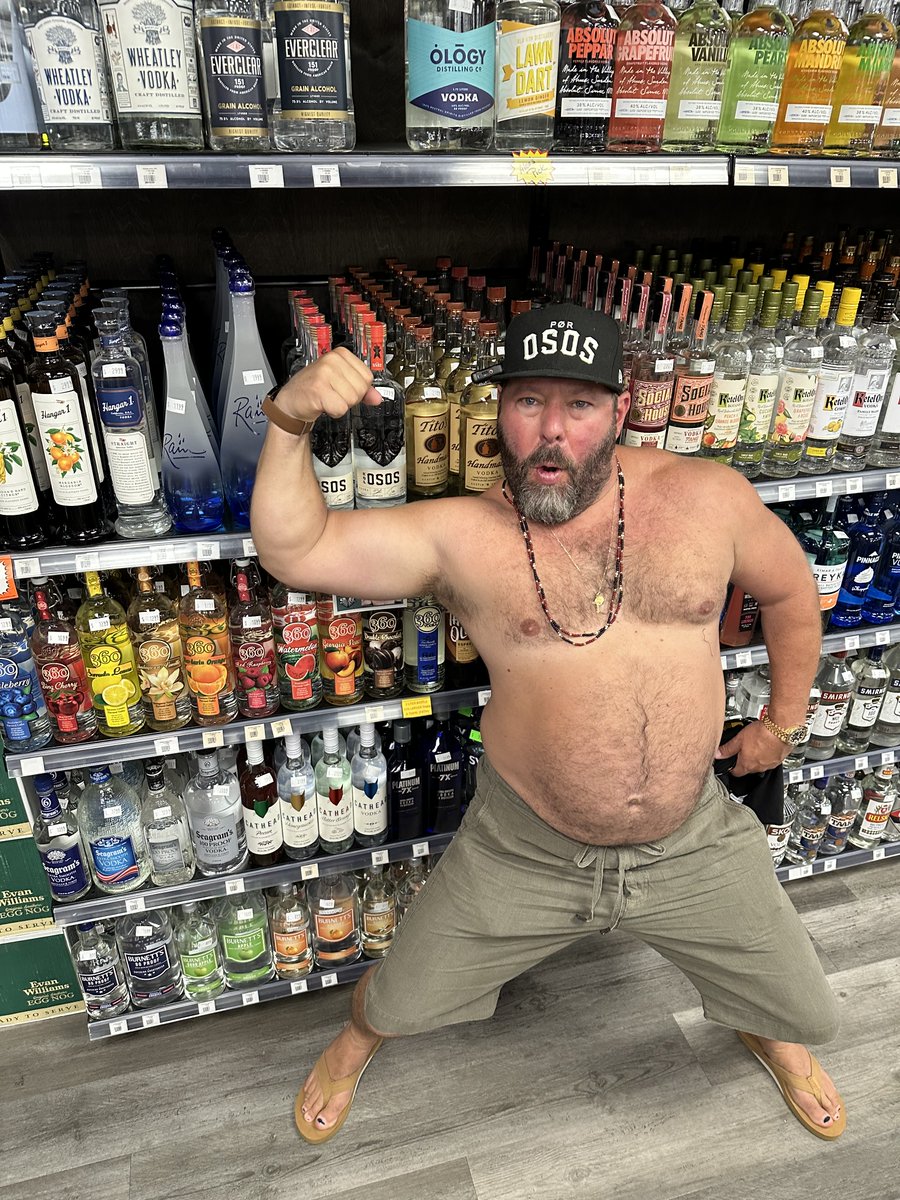 PorOsosVodka's tweet photo. Tallahassee always shows up! 💪

A huge thanks to everyone who made friends with us at Market Square Liquors last weekend. There's a few signed bottles left over in store. Go get 'em before they're gone!

@bertkreischer @tomsegura https://t.co/L7HMYMbpzu