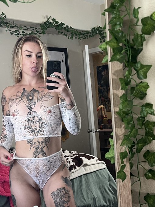 Watch Sammy 👸🏼's leaked NSFW photo on TwXstars