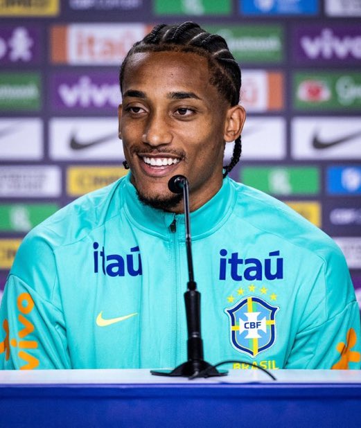 Chelsea FC just lit up his aura man’s looking like a superstar 🔵