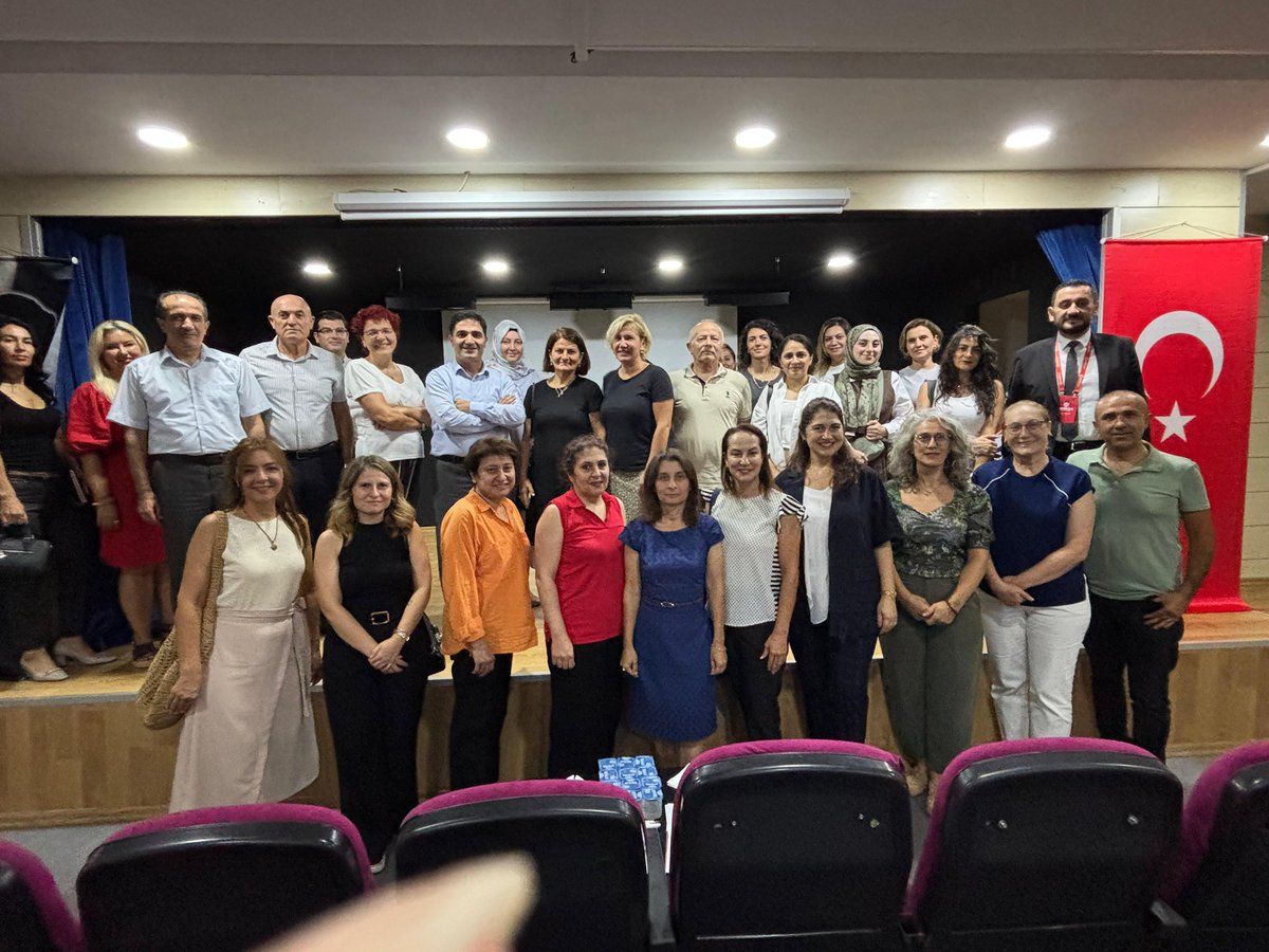 CHarezmi's tweet photo. @harezmimodeli Başvuru bilgilendirme toplantımızı Çekmeköy ilçemizde gerçekleştirdik.Katılım sağlayan tüm okullarımıza ve bizleri ağırlayan Yediiklim Okullarına teşekkür ediyoruz 💐
@istanbulilmem 
@MucahitYentur @DilekMaden11 @harezmimodeli34 @CekmekoyMEM @AkhanMustafa
@alierkoc https://t.co/BOyRwajgKZ