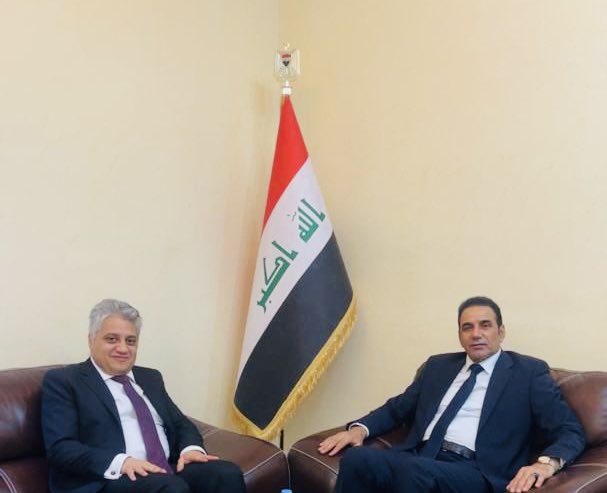 تشرفنا باستقبال سعادة سفير جمهورية مصر العربية الشقيقة في نواكشوط السيد احمد عبد الحميد طايع، وجرى خلال اللقاء بحث العلاقات الثنائية بين البلدين الشقيقين، وسبل تعزيزها على كافة الاصعدة، كما تمت مناقشة الاوضاع السياسية في الشرق الاوسط والظروف الراهنة التي تمر بها المنطقة العربية.