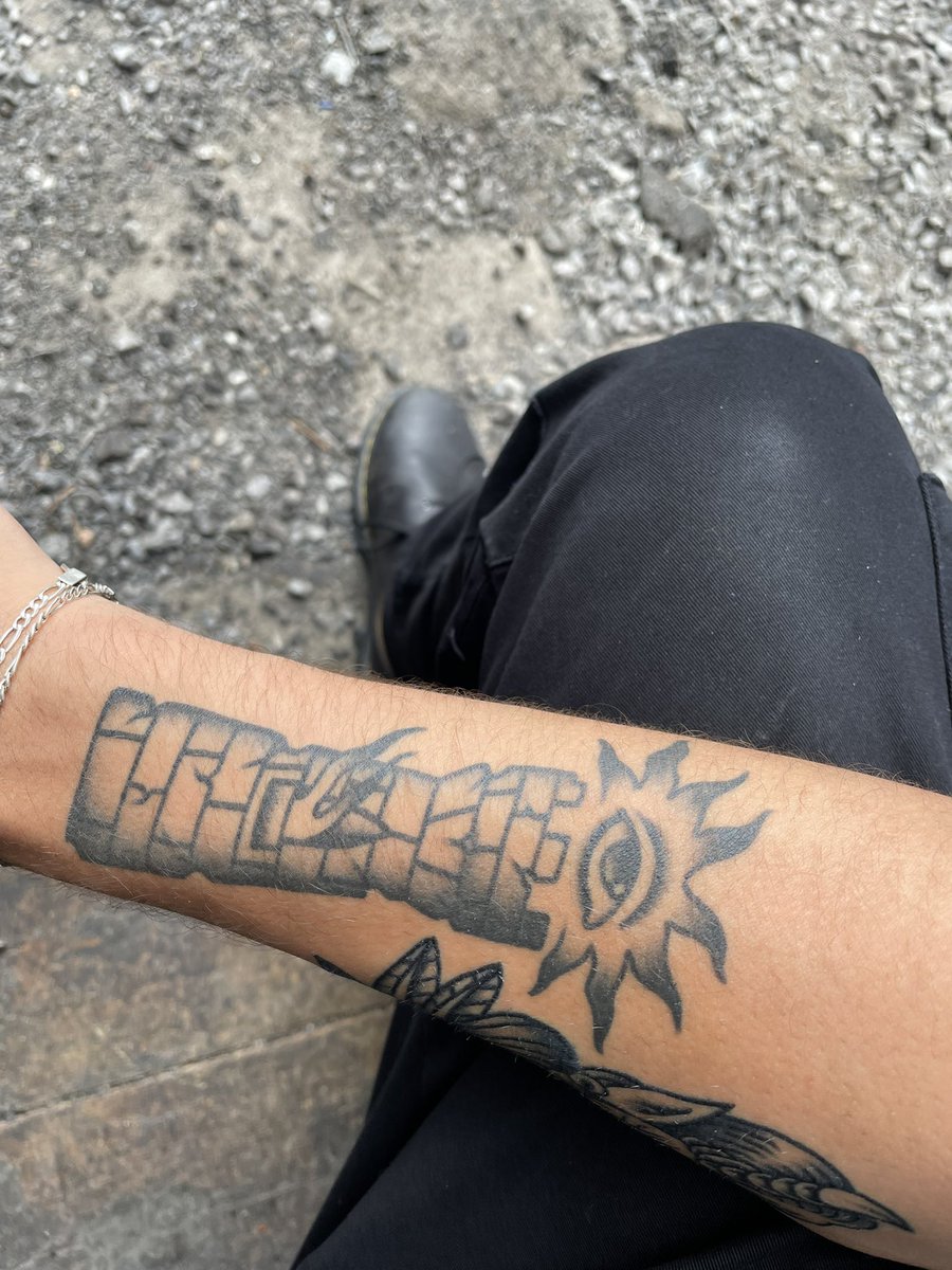 HadeanTides's tweet image. Sleeve progress so far (the empty spots are pissing me off more and more)