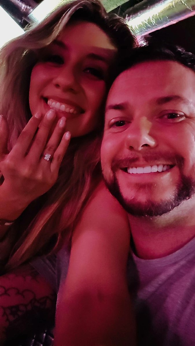 4TW I MissPatriciaa tweet media