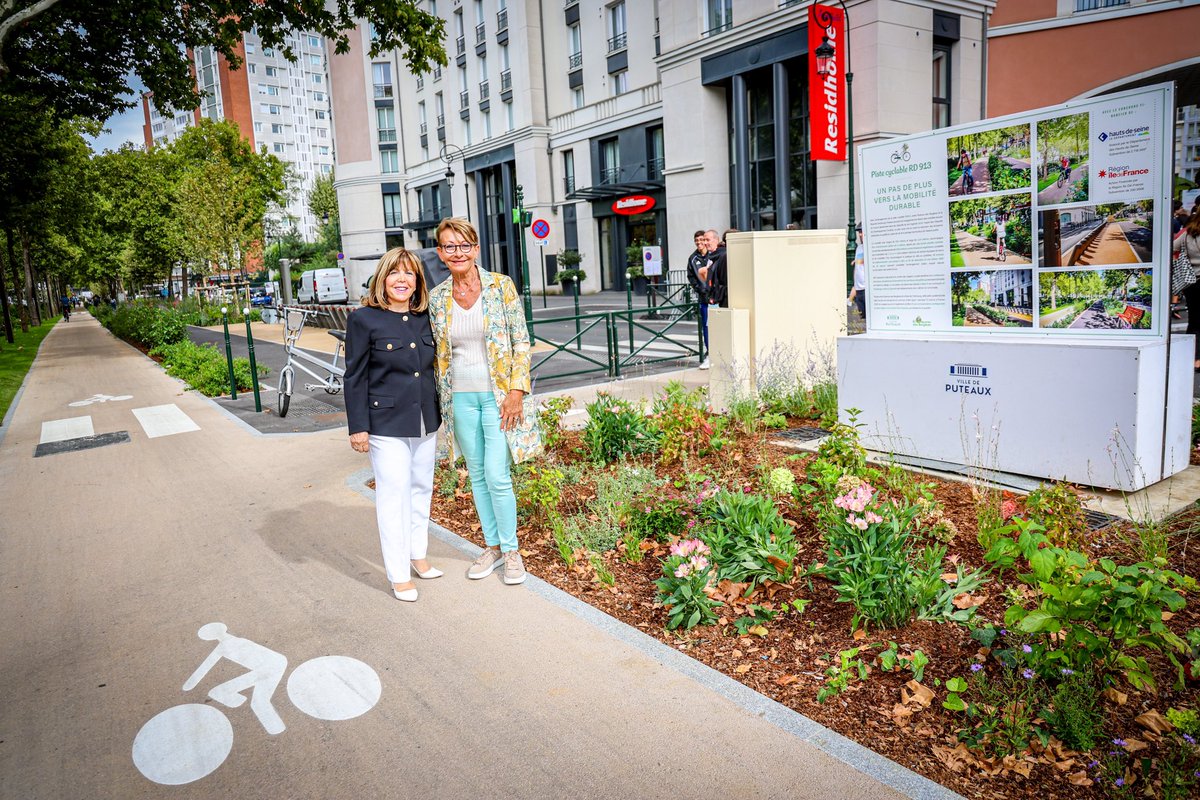 sdeschiens's tweet photo. 🚲Très heureuse d’avoir représenté @vpecresse à #Puteaux pour l’inauguration de la piste cyclable de la RD913 qui relie l’Éco-Quartier des Bergères à La Défense ; réalisation soutenue par la Région @iledefrance et le département @hautsdeseinefr
#planvelo
📷 Ville de Puteaux https://t.co/xL6yl8vxsd