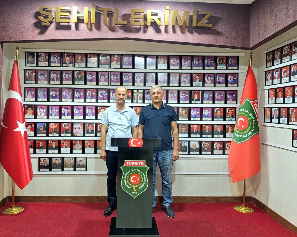 Bizleri Dernek Binamızda Ziyaret Eden; Aile Sosyal Hizmetler İl Müdürlüğümüze Bağlı Bozova Sosyal Hizmet Merkez Müdürü Mehmet Çetiner'e Nazik Ziyaretlerinden Dolayı Teşekkür Ediyoruz.
<a href="/hasansildak/">Hasan ŞILDAK</a> <a href="/sehit_gazi_1915/">Türkiye Şehit Gazi Genel Merkezi</a>
