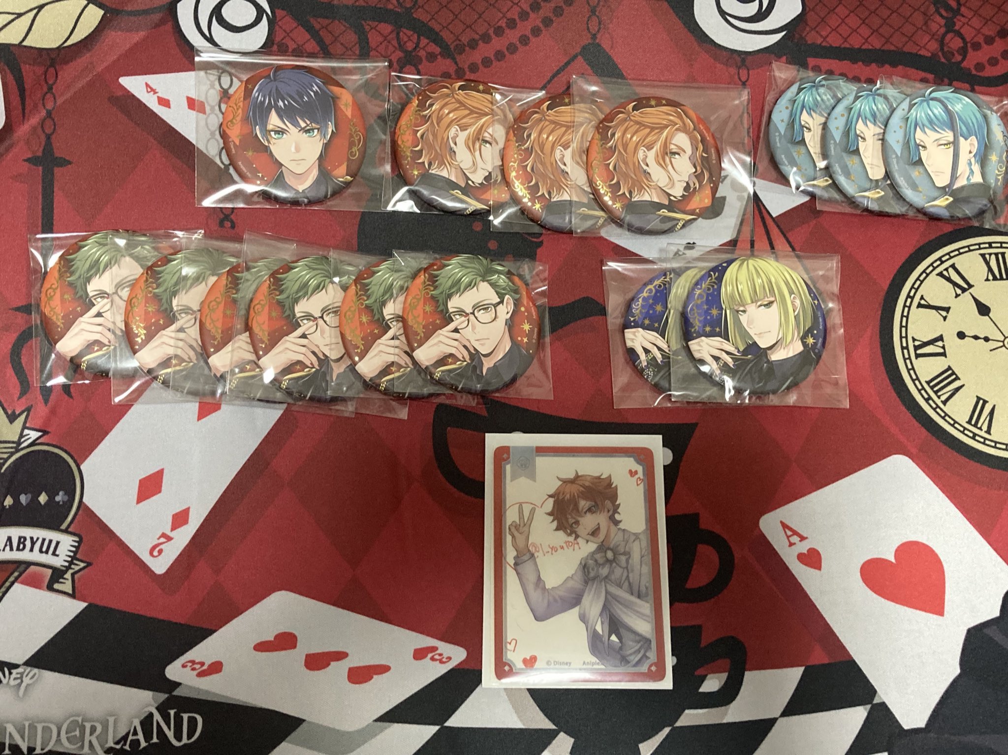 ま*き様 ツイステ ブレイジングジュエル 缶バッジ オーロラカード エース ま*き様 ツイステ ブレイジングジュエル 缶バッジ オーロラ