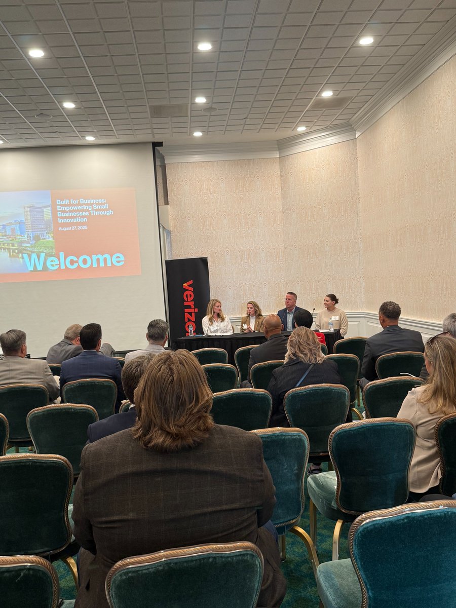 TechNetMidAtla1's tweet image. At last week's @WVaChamber's #WVBusinessSummit, we heard from @TechNetUpdate member company @Verizon during their panel "Empowering Small Businesses through Innovation". Verizon highlighted their Small Business Supplier Accelerator program and its $5 billion commitment.
