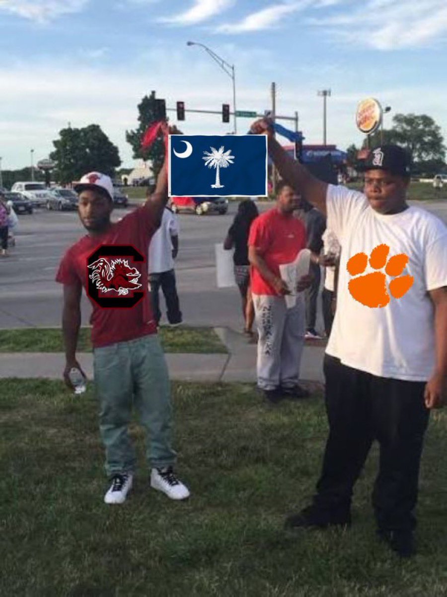 The state of South Carolina is the only state in the country with 2 top 10 teams.