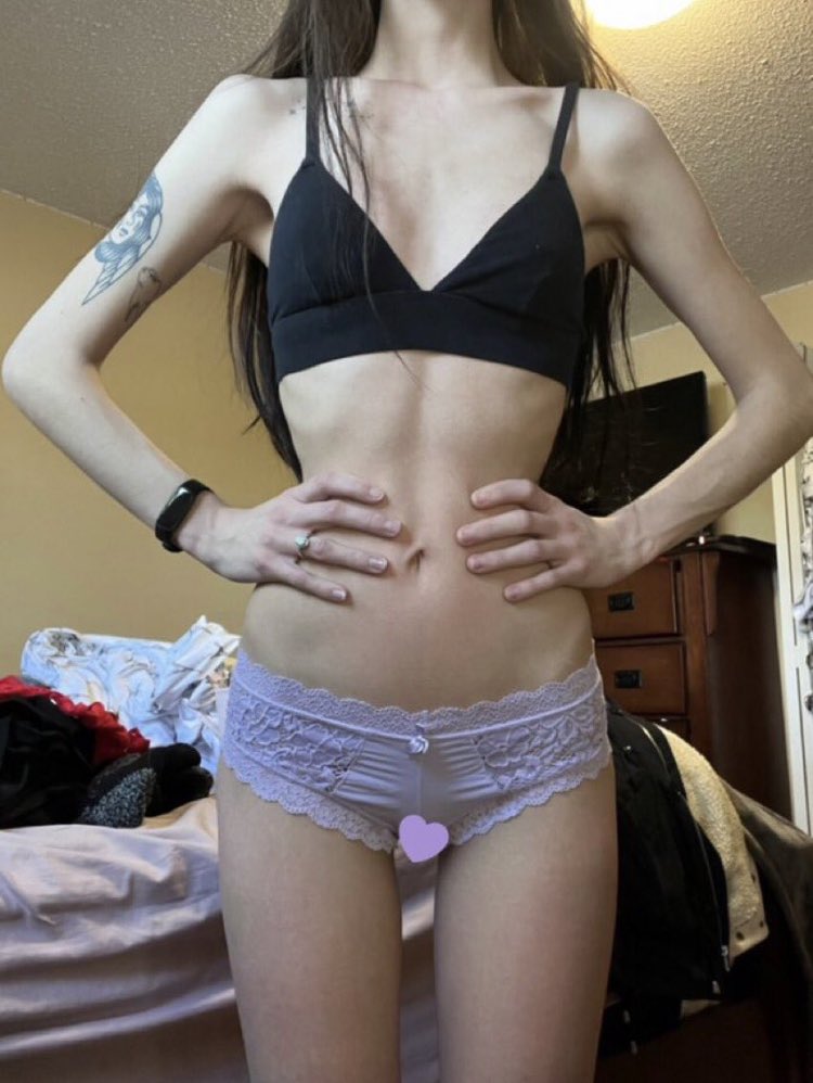 th1nnest_g0al's tweet image. 