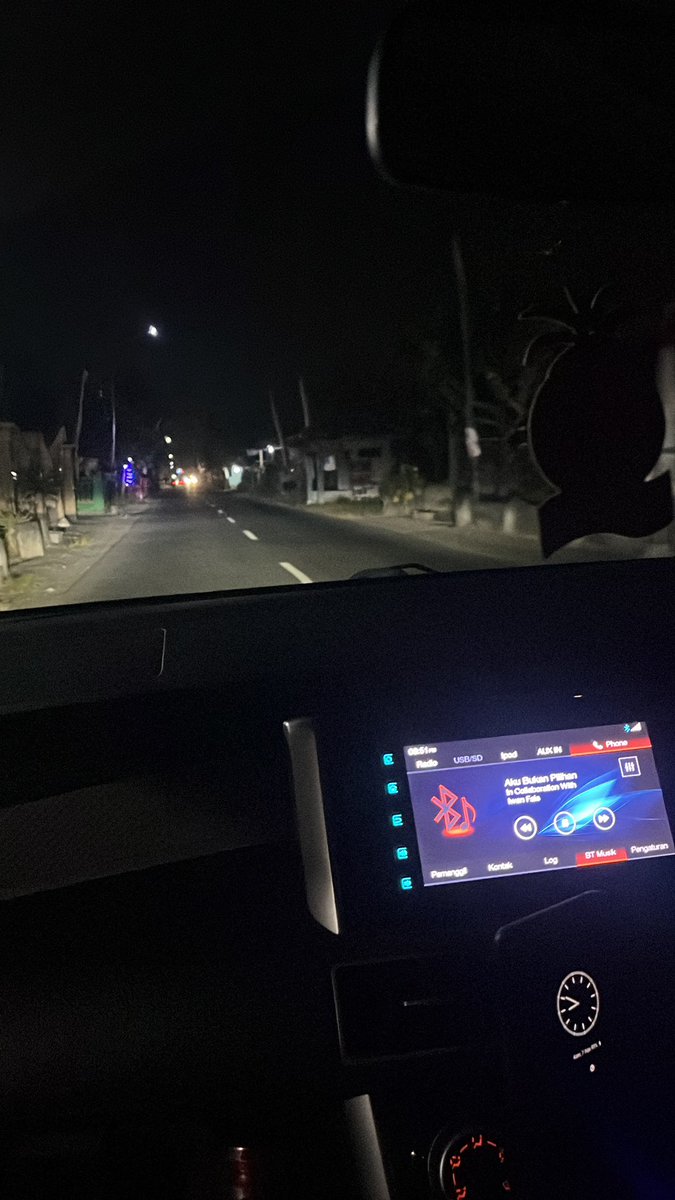 Sewengi mbolak mbalik UNISBA (mblitar) 2x goro2 nyatakne jarene enek rame2, jebule UNISBA bandung 🥲🥲