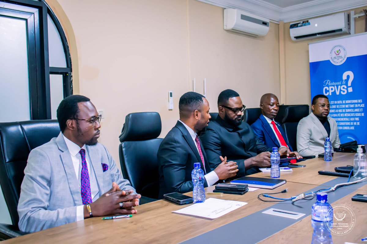 cpvsrdc's tweet image. #RDC #Entrepreneuriat
Le Coordonnateur du #CPVS a reçu le Réseau des Jeunes Entrepreneurs Solidaires, dans le cadre du suivi des engagements présidentiels. 🇨🇩
Une rencontre stratégique avec de jeunes acteurs issus de secteurs clés de notre économie.
👉 Cliquez ici pour en savoir…