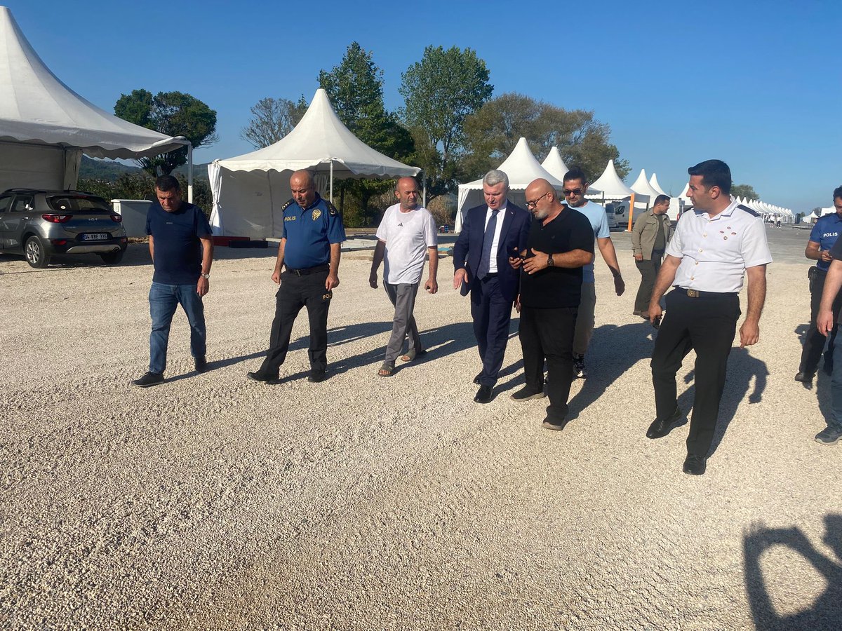 PSB Anatolia Uluslararası Peyzaj, Süs Bitkileri ve Bahçe Sanatları Fuarı alanında incelemelerde bulunan Sapanca Kaymakamımız Sayın <a href="/SAYazici_/">Şaban Arda Yazıcı</a> , yürütülen çalışmalar hakkında yetkililerden bilgi aldı.