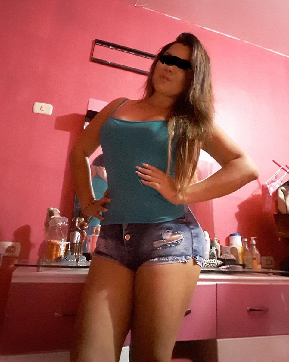 joaquin72665720's tweet photo. no se si sea buena idea que mi esposa vaya con ese short pequeño a recoger a los niños,,,,,,, https://t.co/oYRcN6b3gV