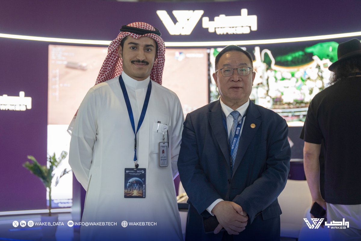 استقبل جناح #واكب في #SADEX2025 رئيس الاتحاد العالمي للطائرات بدون طيار (WUAVF)، حيث اطّلع على أحدث الحلول والابتكارات التي تقدّمها الشركة في مجال الطائرات والتقنيات الرقمية.