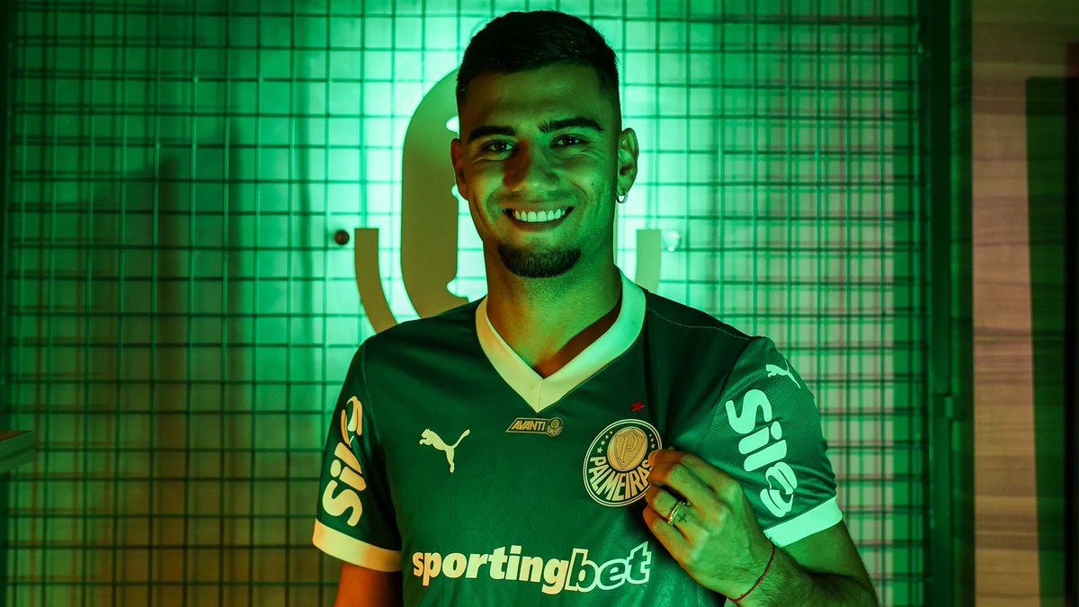 “A estrutura do Palmeiras é de um clube de elite da Europa, pode se comparar com a elite do mundo. Estou muito feliz de estar aqui. Aqui tem tudo que um jogador precisa.”

“Família Palmeiras, obrigado por todo o carinho que passaram para mim e para a minha família. Estou me