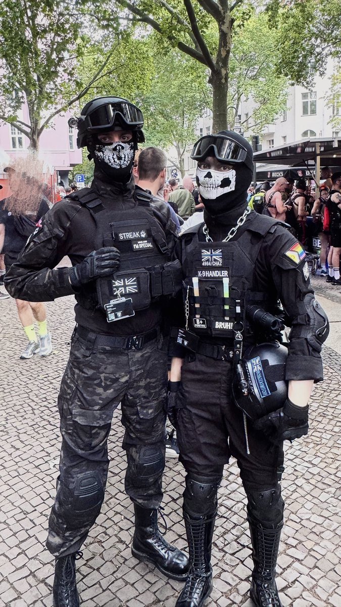 We so hot 🖤

⬅️<a href="/gear_streak/">Streak⚡🇬🇧</a> 
📸<a href="/PupperXander/">Pup Xander</a> 
📍Folsom Berlin