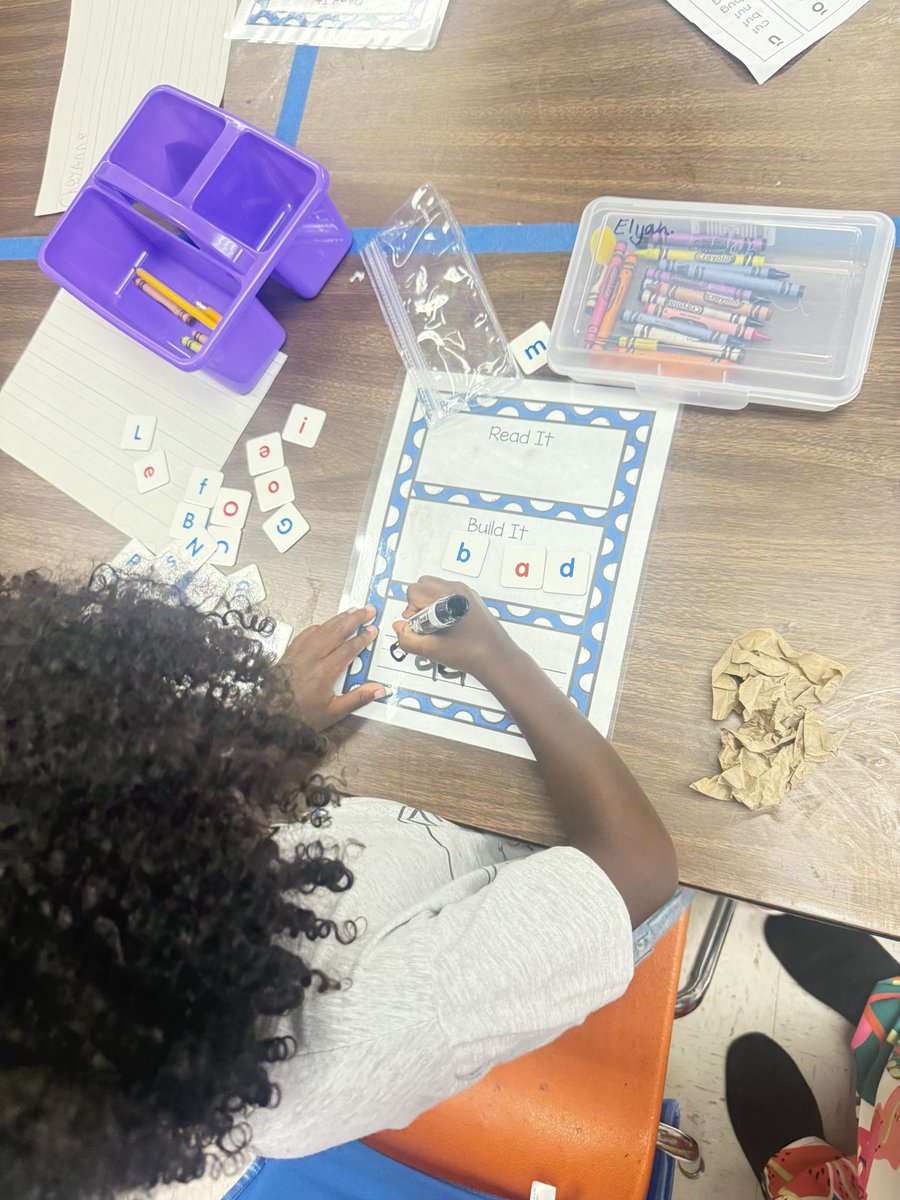 1st grade scholars working on phonics during their  I/E block <a href="/LoydEAuman/">Loyd E. Auman Elementary</a>  #phonics #SOR