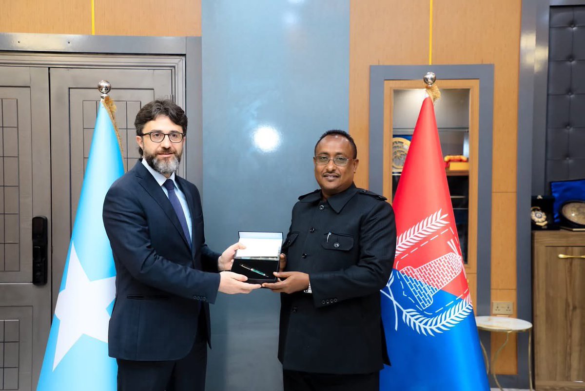 Guddoomiyaha G/Banaadir ahna Duqa Muqdisho, Dr. Xasan Maxamed Xuseen (Muungaab), &amp; Safiirka Turkiga ee Soomaaliya, Danjire Alper Aktas, ayaa ka wada-hadlay; iskaashiga, khibrad-is-weydaarsiga, xoojinta adeegyada aasaasiga ah iyo taageerida dadaallada dawlad-dhiska Soomaaliya.