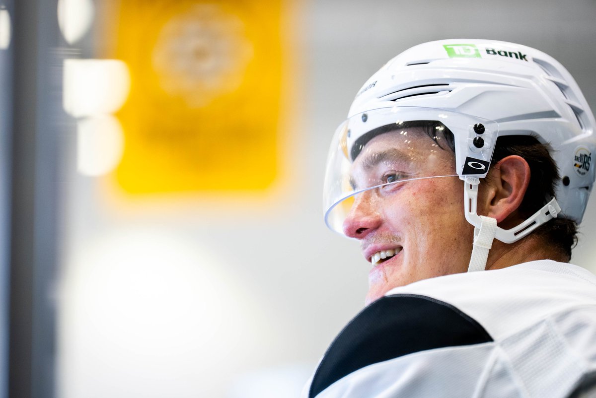 NHLBruins's tweet photo. The boys are back in town 🏒 https://t.co/ksriCZCzOR