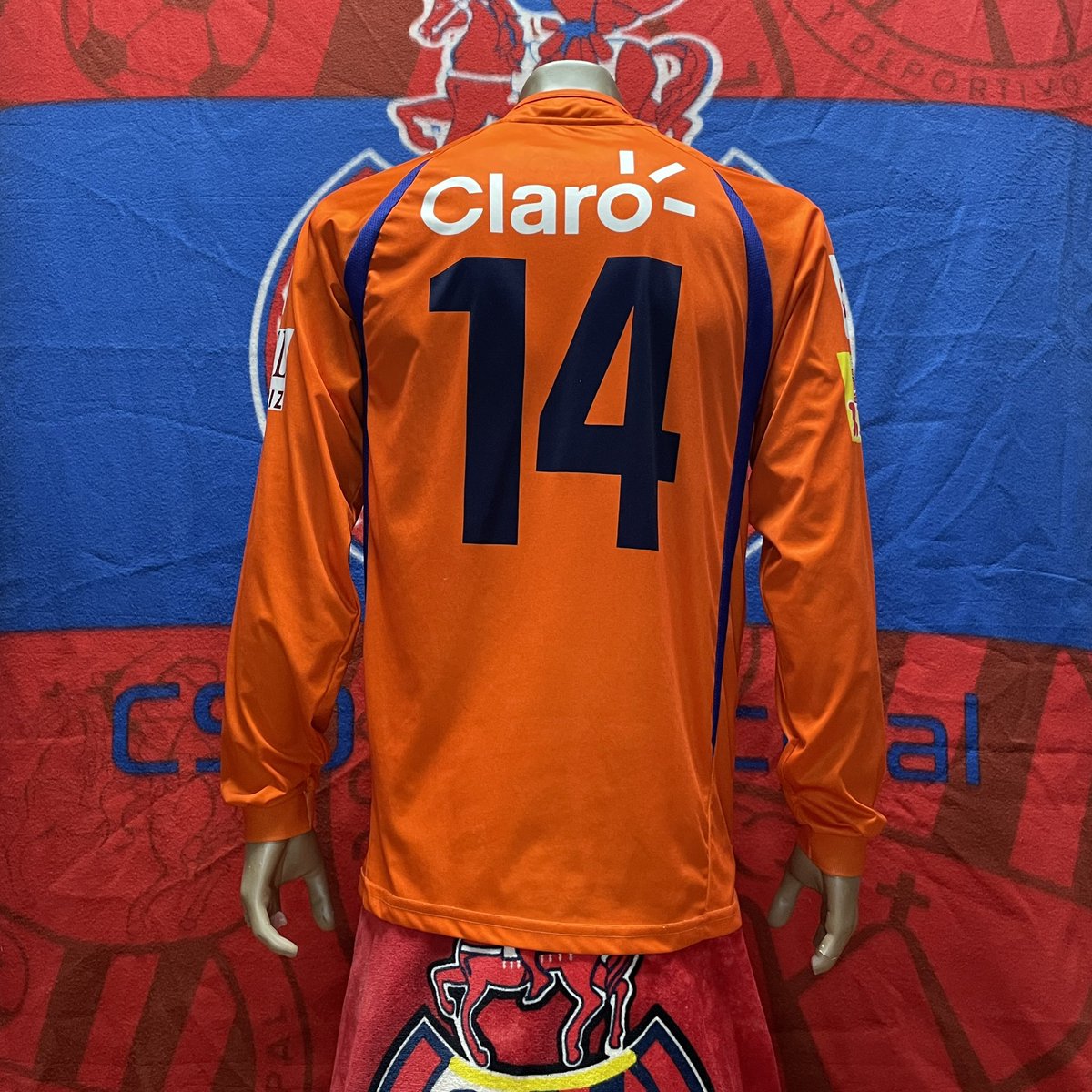 micamisolaroja's tweet image. Camisola marca Lotto usada a inicios de la temporada 2006-2007 uniforme alternativo 🟠🔵

#municipal #jerseycollection #rojos #guatemala #bancafe #diablosrojos #reds #Lotto #pepsi #oldjersey #retrojersey #jerseydesign #DaleRojo

Sígueme en Insta y Facebook como @micamisolaroja