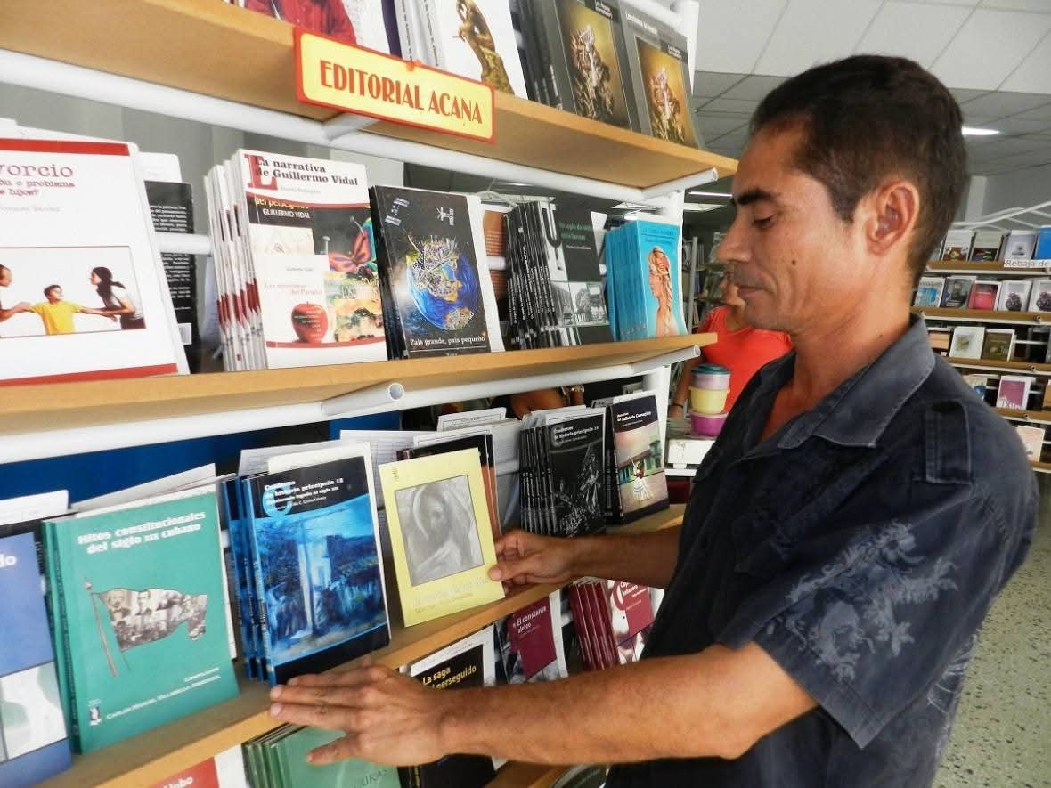 CPLL Camagüey (@librocamaguey) on Twitter photo 📕✒️ Hoy dedicamos la sección #NuestrosEscritores al poeta camagüeyano Domingo Peña González, cultor de la décima y heredero de las tradiciones campesinas. 📕✒️ Hoy dedicamos la sección #NuestrosEscritores al poeta camagüeyano Domingo Peña González, cultor de la décima y heredero de las tradiciones campesinas.