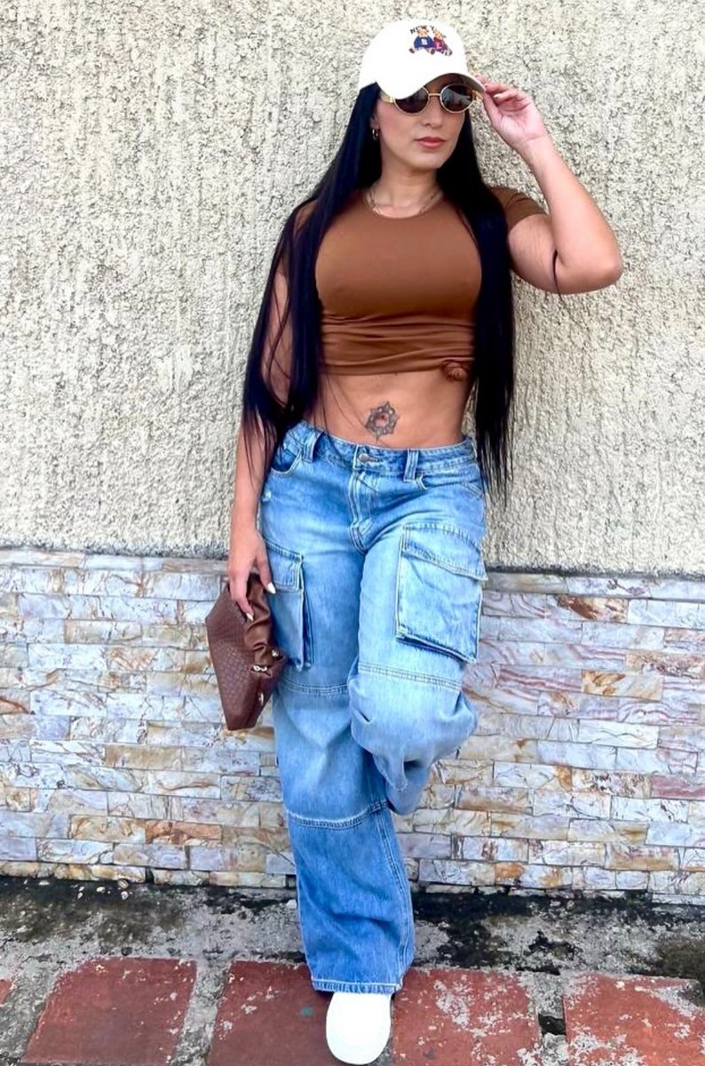 Feliz martes corazones, aquí en #cdmx lista para atenderlo y pasarla rico 
Recuerda que tengo un rico video con una amiga en mi contenido 😈❤️
#MartesDeTetotas