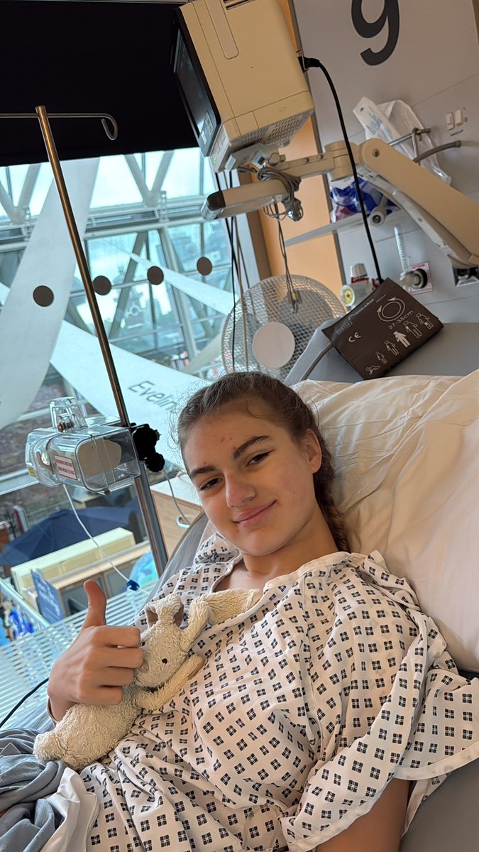 Wide awake and happy with my pink casts!! Tired but all good 💙❤️