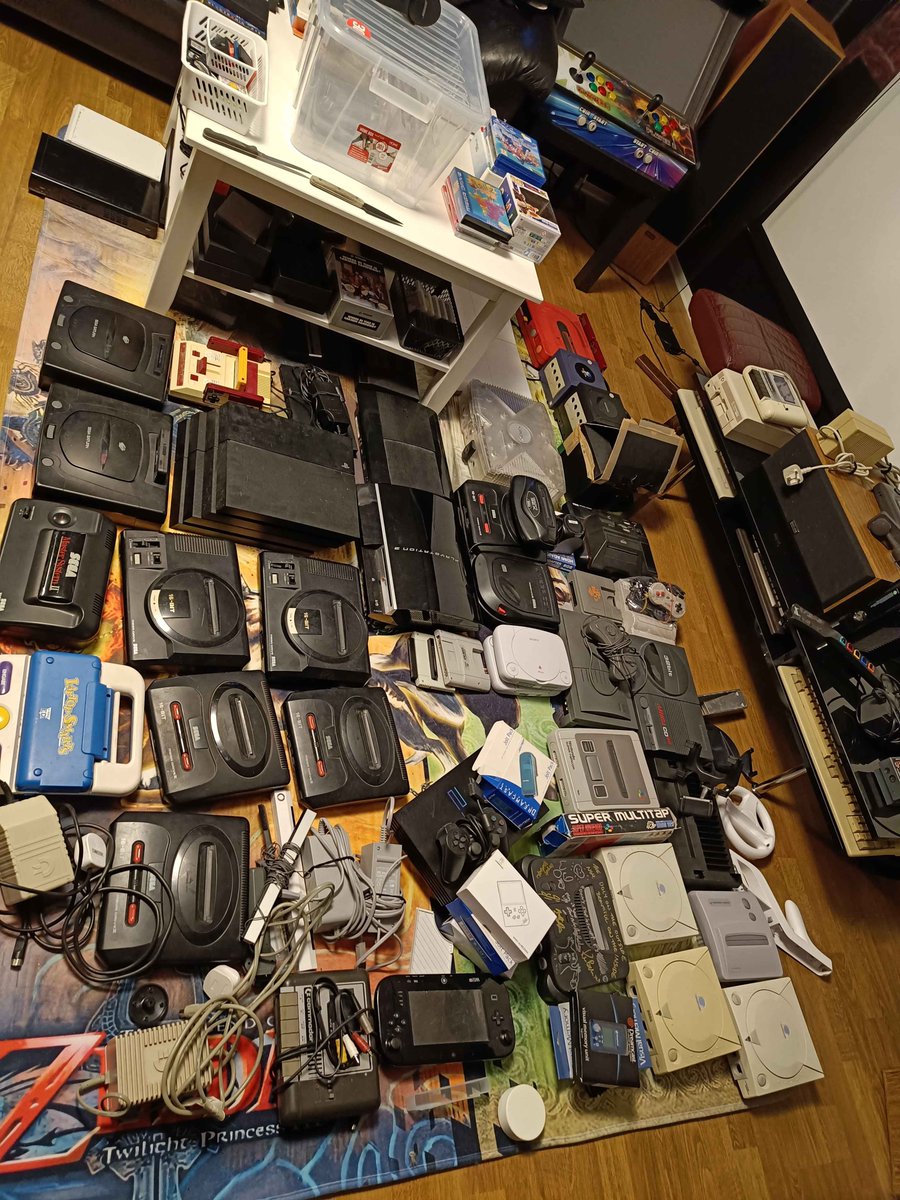 GameMistress's tweet image. some of my retro gaming babies. 🥰