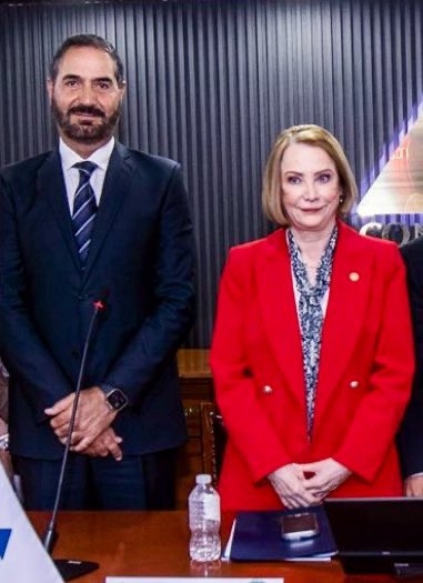 luismahbub's tweet photo. Quiero felicitar a @LauraI_Castillo por su nombramiento como la Presidenta de la mesa directiva del @senadomexicano mucho éxito en esta nueva encomienda. 
#GrandesCosasEstánPorVenir https://t.co/TqhBn0Ep98
