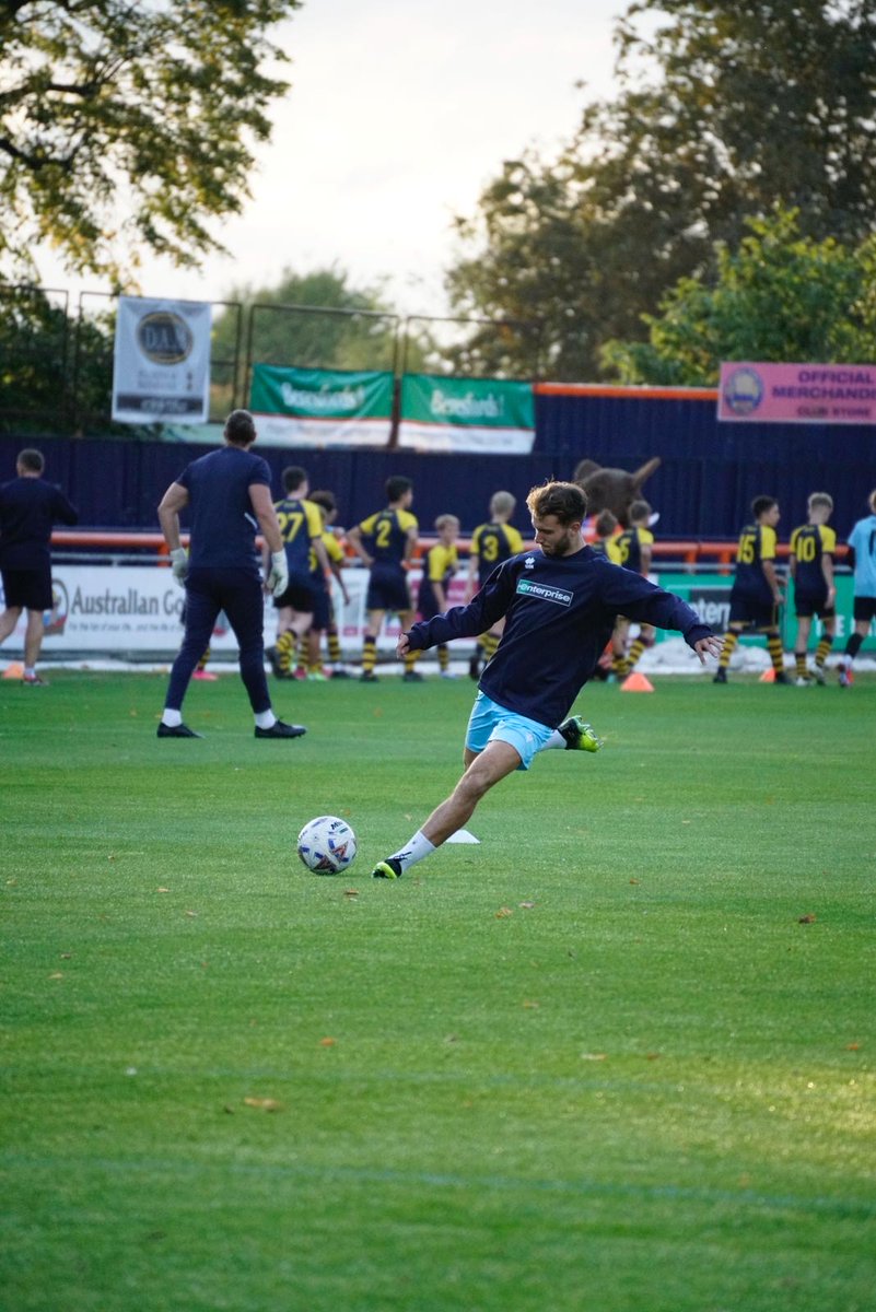 tamworthfc's tweet photo. Getting the reps in before the lights come on!

#vertumotornationtamworth #COYL https://t.co/WZL8cjBH3N