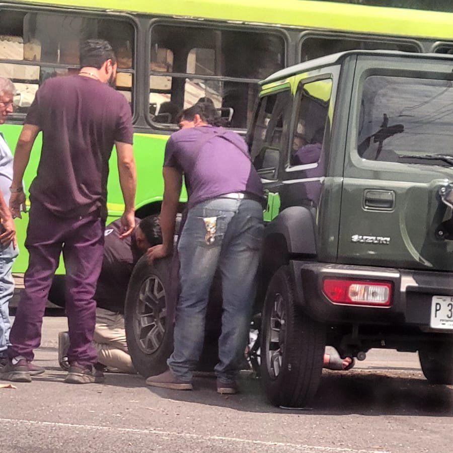 ⚠ #TráficoSv l Reportan persona atropellada en el sector de la ex terminal de Oriente, final avenida Peralta, San Salvador 📍.