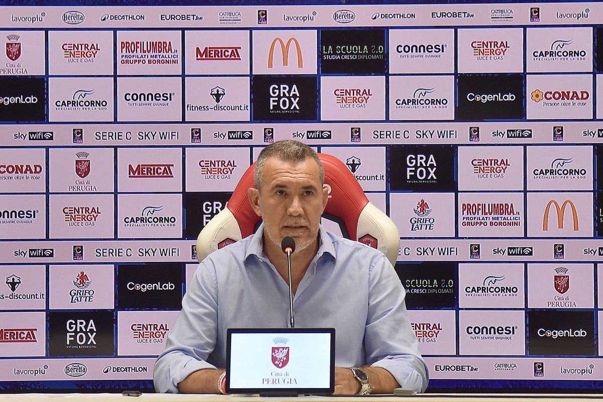 🎙️ Le parole del Direttore Generale 𝐇𝐞𝐫𝐧𝐚𝐧 𝐆𝐚𝐫𝐜𝐢𝐚 𝐁𝐨𝐫𝐫𝐚𝐬 intervenuto oggi in conferenza stampa 

m.youtube.com/watch?v=amst9M…

#vamosgrifo <a href="/seriecofficial/">Serie C</a> <a href="/hernangarcia73/">Hernan Garcia</a>